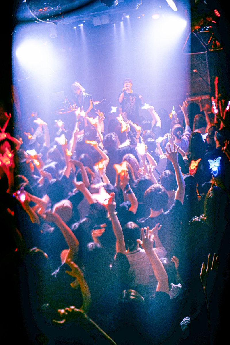 ta_streetgothic's tweet photo. 今やってることが間違ってないと思えるツアーでした
ほんとうにありがとうphase 1ファイナル渋谷
何度も何度も胸が熱くなったよ
この想いをつれて南米ヨーロッパぶちかましてきます
phase 4でその進化みせる
そっからの1/12渋谷O-EASTどうなるんだ
ファン含めて、今の武瑠が1番☝️ https://t.co/aBiC2eZ0A3