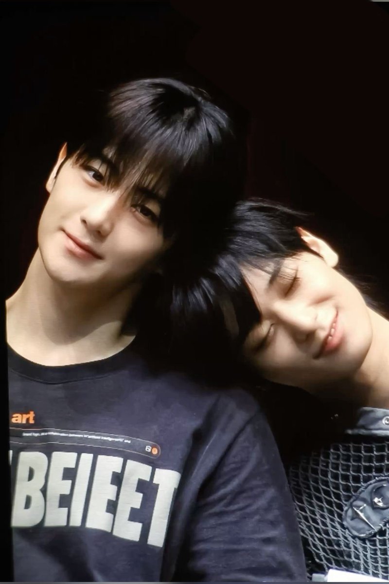 happy 17th monthsary, bebebebebebs!!! i love you so much and i miss you 😔. doctor who continuation when kaya. HAHAHAHAH. mwah mwaaaaah!! i hope to spend time with you soon. 😗