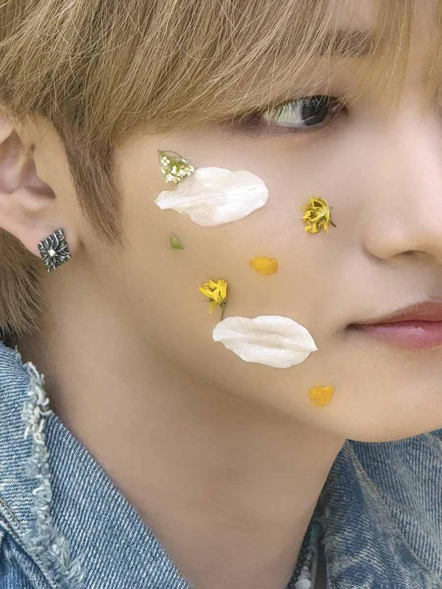 by_EPEX's tweet photo. 여기가 하룰랄라인가요?🌸🌷🌹🌻🌺💐🌼

#EPEX #이펙스 #JEFF #제프 #젶프프 https://t.co/hc1DmRYE2y