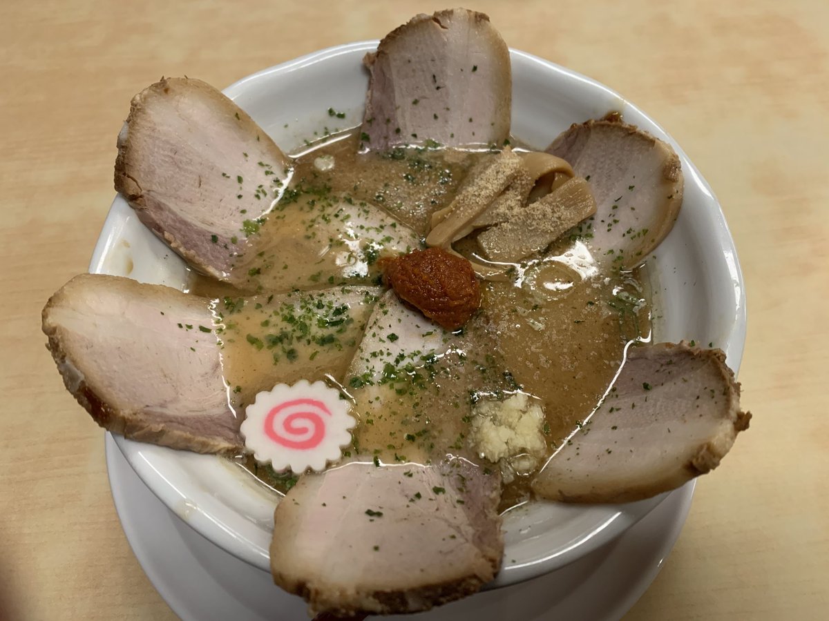 飲み会終わったあと。

「🍜食いたい」
、、、ここを我慢しなきゃいけない。