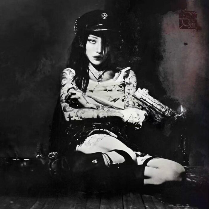 📝 Crítica | Em "Evangelic Girl Is A Gun" (2025), Yeule propõe um exercício de estilo bastante competente na maior parte do tempo, mas nem sempre surpreendente. Leia: tinyurl.com/4ps6ds9p