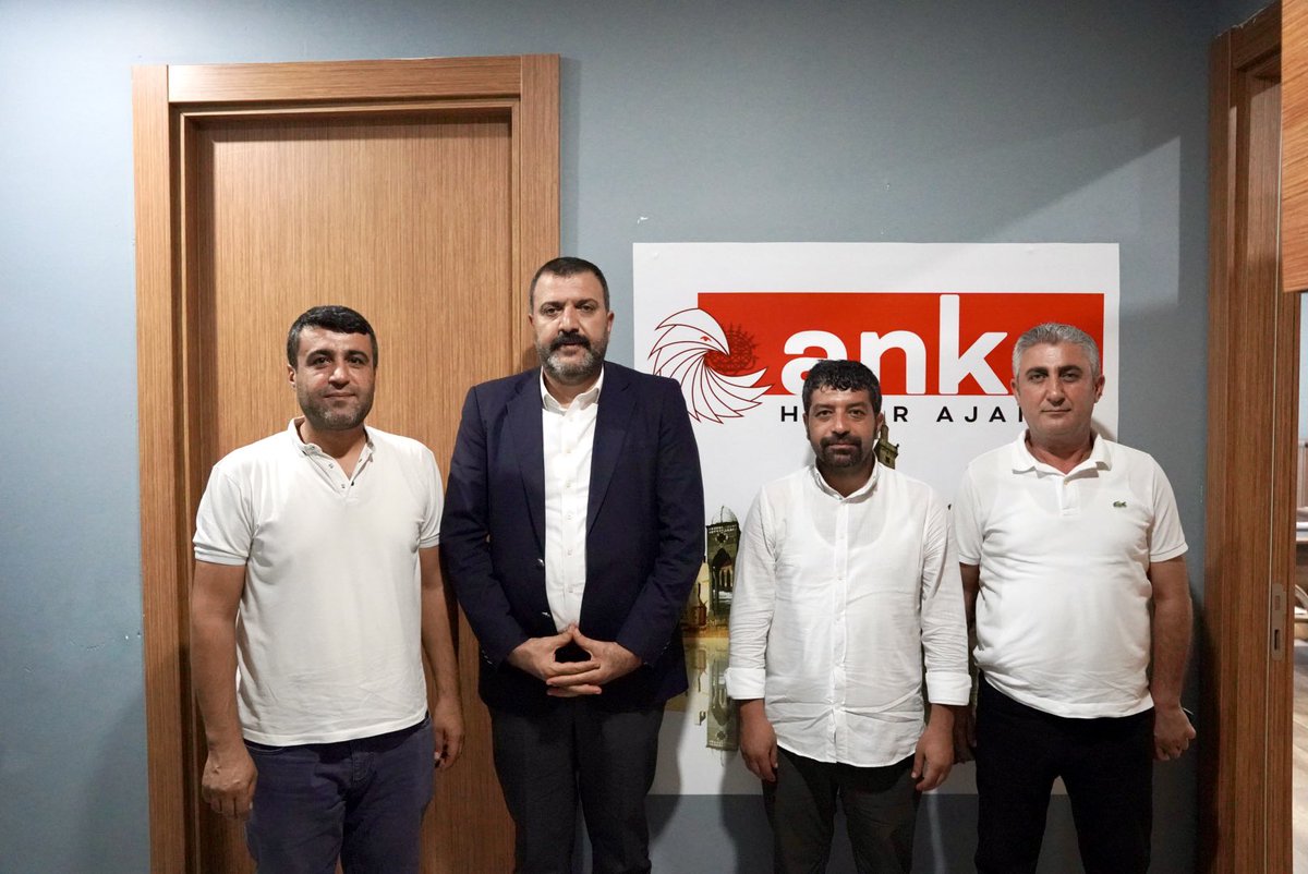 Organize Sanayi Bölgesi Yönetim Kurulu Başkanımız Mustafa Fidan ve Yönetim Kurulu Üyemiz Kamuran Azizoğlu, Anadolu Ajansı (AA) Diyarbakır Bölge Müdürü Sema Kaplan’ı, İhlas Haber Ajansı (İHA) Diyarbakır Bölge Müdürü Kerim Kantarcıoğlu’nu ve Anka Haber Ajansı Diyarbakır Bölge