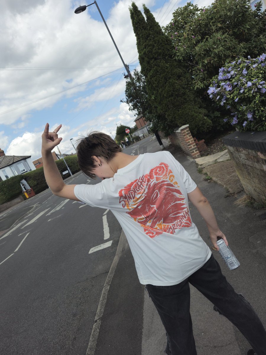 Feeling the Summer Vibes! Perfect for my adventures on the 5.5 Rods (AKA the Allotment 🤣) 
And my only Not Black tshirt! 
 <a href="/SyndicateOG/">Syndicate Original</a> <a href="/Syndicate/">Tom</a> #SyndicateOriginal #SummerVibes