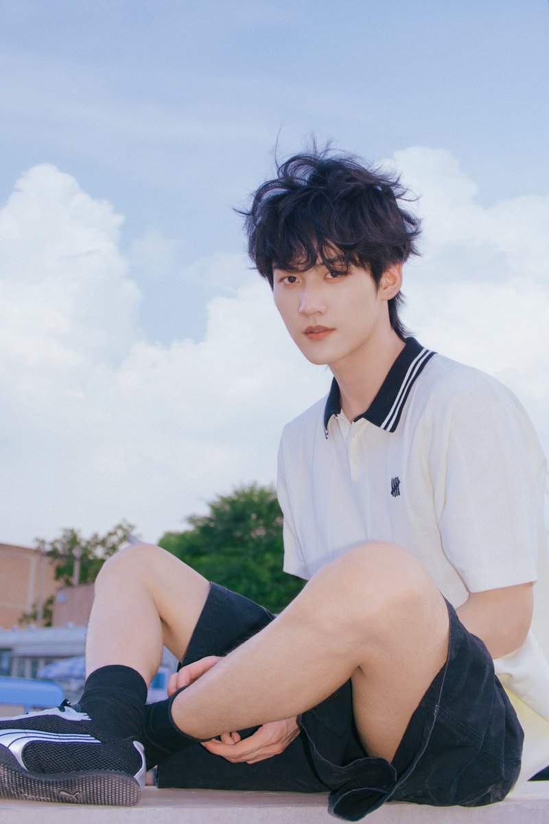 dramapotatoe's tweet image. #ZhouKeyu and his studio share new snaps

More - weibo.com/2956384255/519…