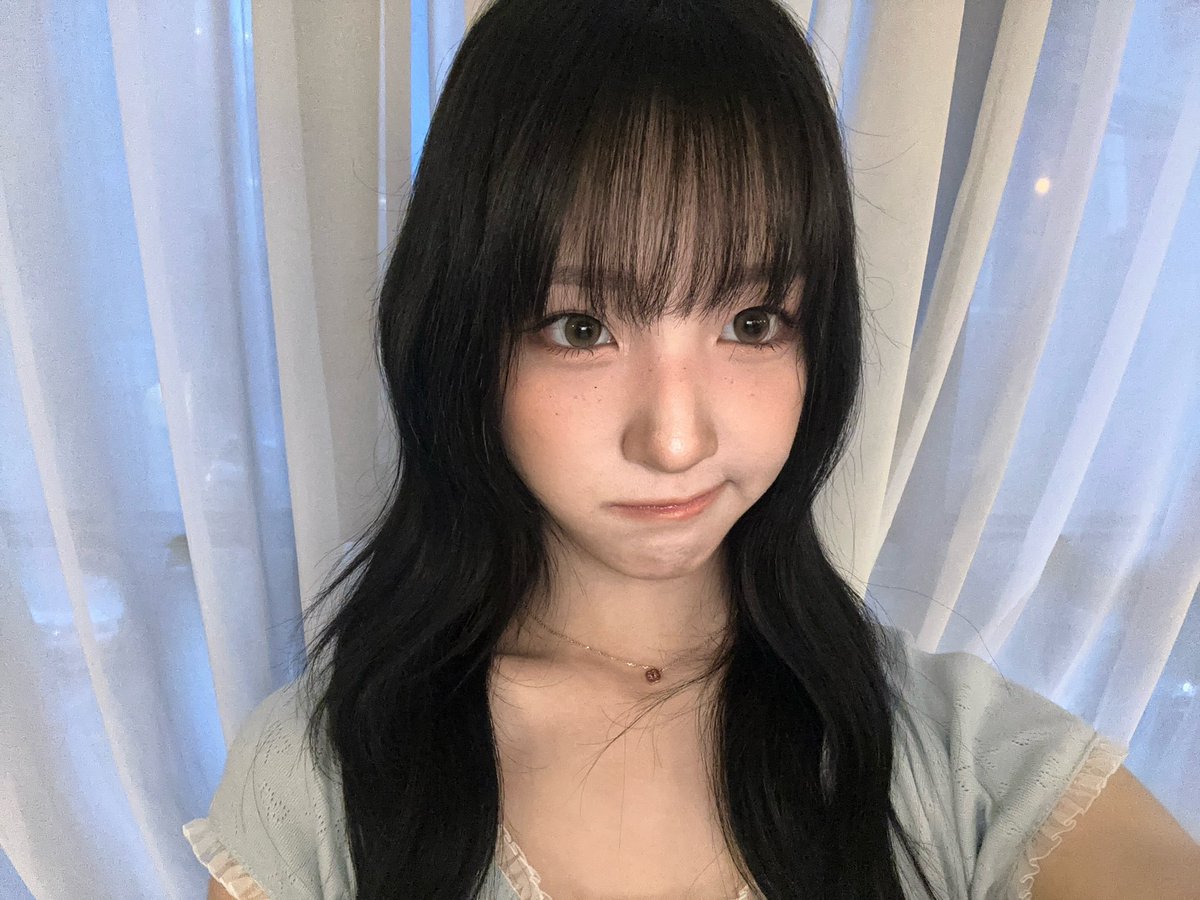 UNIS_offcl's tweet photo. 잘자🖤

#UNIS #유니스
#YUNHA #방윤하 https://t.co/7rMDIoIe99