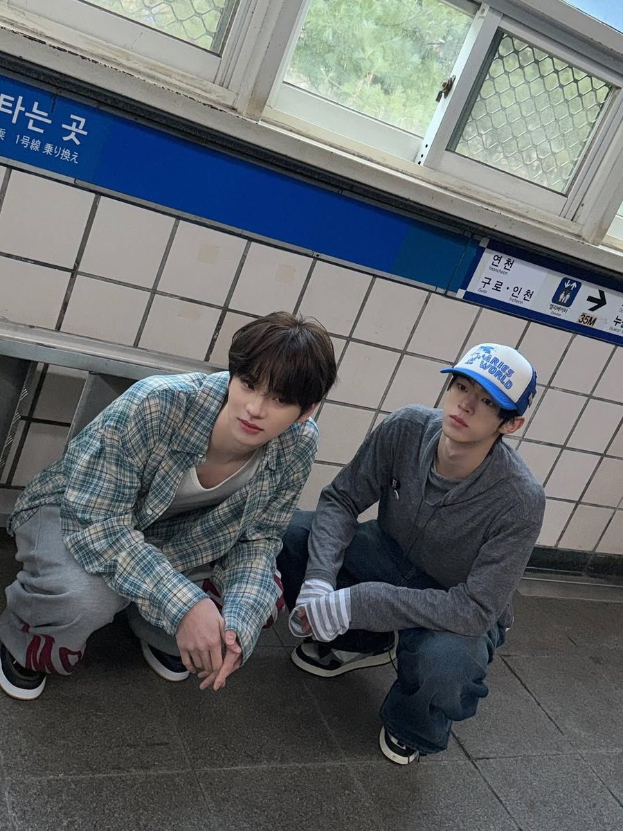 gyuhanwooo's tweet photo. happy birthday to my sara baby @holyhoshee hoshi to my mingyu and shinyu to my dohoon hehehe 💗💗💗

we’ve come this far??? even now we aren’t active gossiping like before but we still find each other right 🫶🏻 may this friendship stays forever. see youuuuu https://t.co/QqGj4e3GoJ