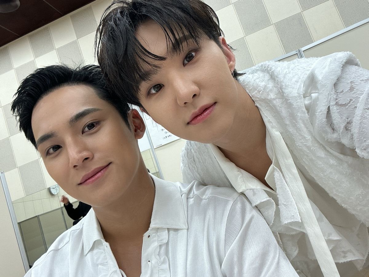 gyuhanwooo's tweet photo. happy birthday to my sara baby @holyhoshee hoshi to my mingyu and shinyu to my dohoon hehehe 💗💗💗

we’ve come this far??? even now we aren’t active gossiping like before but we still find each other right 🫶🏻 may this friendship stays forever. see youuuuu https://t.co/QqGj4e3GoJ