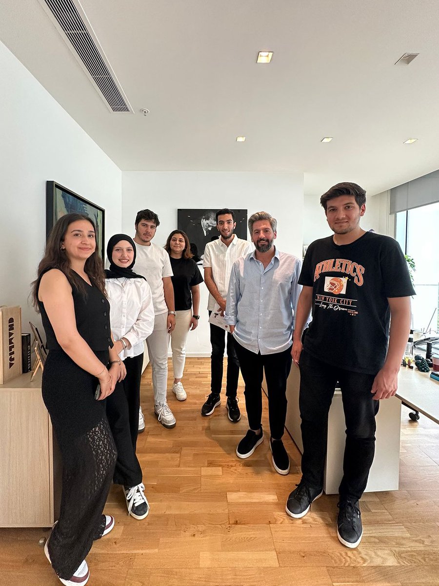 indexgrup's tweet image. “Anadolu’nun Genç Yüzü Bilişimle Aydınlanıyor” staj programımız kapsamında stajyerlerimiz bugün değerli yöneticimiz Kaan Bilecik ile bir araya gelerek kariyer planları ve gelecek üzerine keyifli bir sohbet gerçekleştirdiler.
 
#AGYBA #StajProgramı