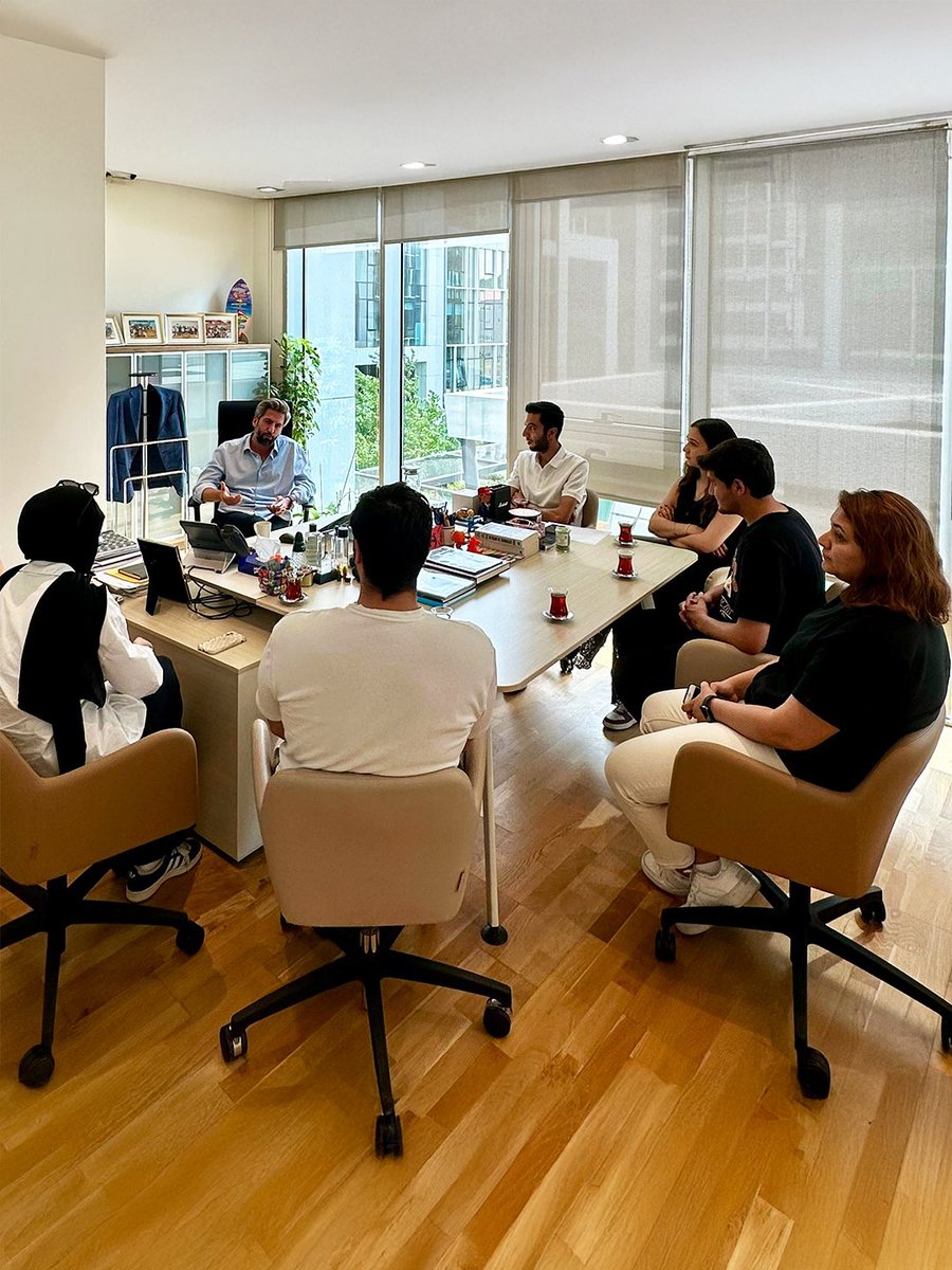 indexgrup's tweet image. “Anadolu’nun Genç Yüzü Bilişimle Aydınlanıyor” staj programımız kapsamında stajyerlerimiz bugün değerli yöneticimiz Kaan Bilecik ile bir araya gelerek kariyer planları ve gelecek üzerine keyifli bir sohbet gerçekleştirdiler.
 
#AGYBA #StajProgramı