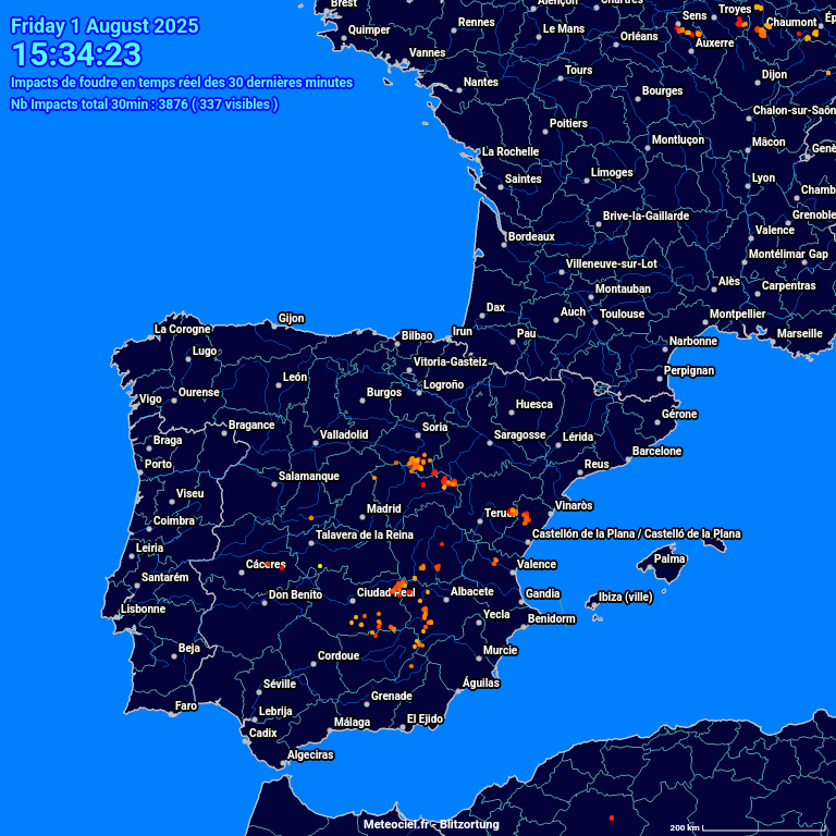 Tarde de viernes tormentosa en algunas áreas del centro y este peninsular.
Estas tormentas, localmente podrán ser intensas, con granizo y asociar rachas fuertes de viento.
Se registran ya bastantes rayos a estas horas.
Por la tarde irán a más las⚡️avanzando hacia el este.