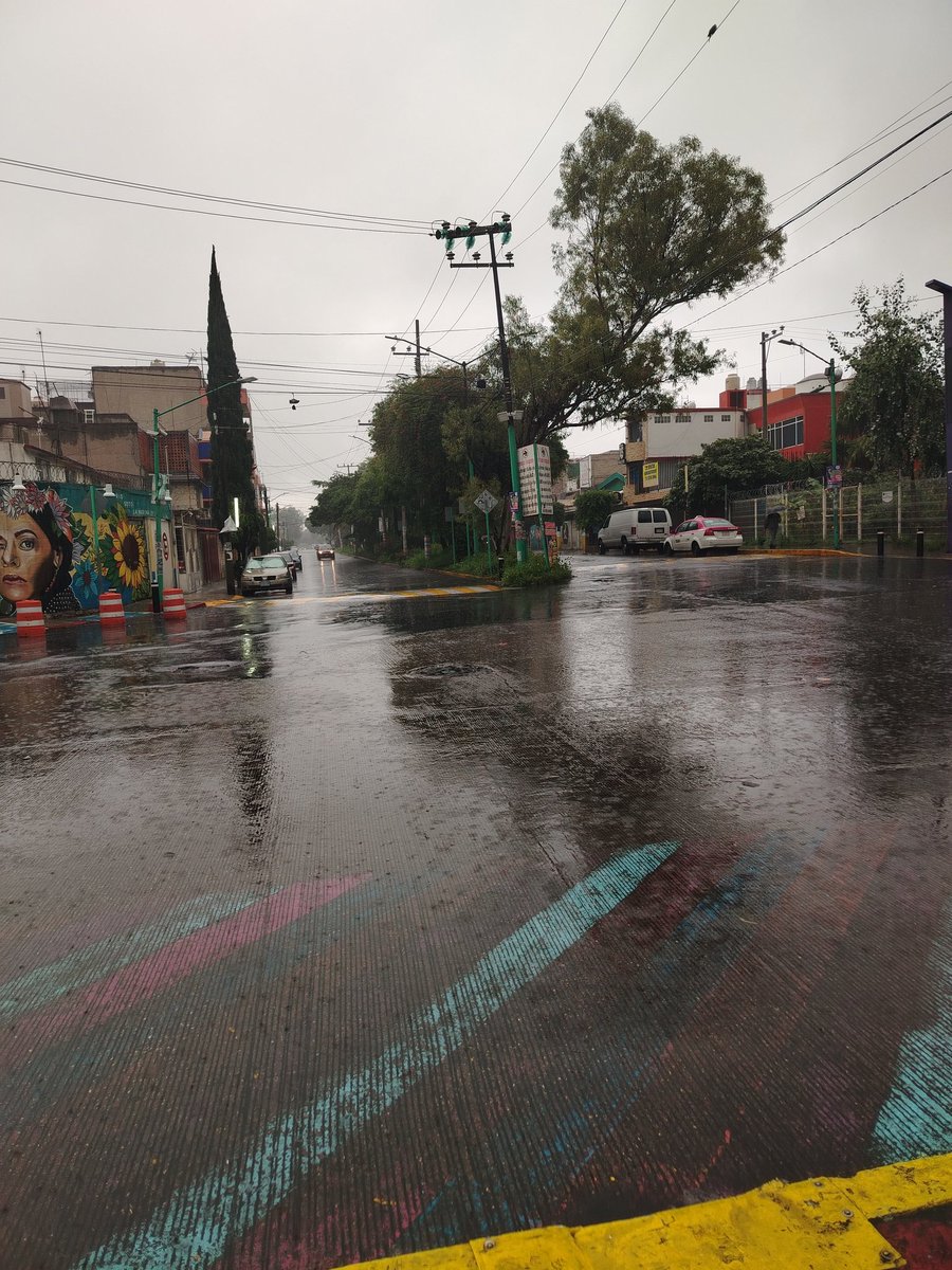 Aiudaaaa!!!!
Saquen sus paraguas 🌨️☔
#BuenosDias