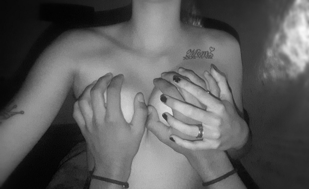 SexFlix tweet media