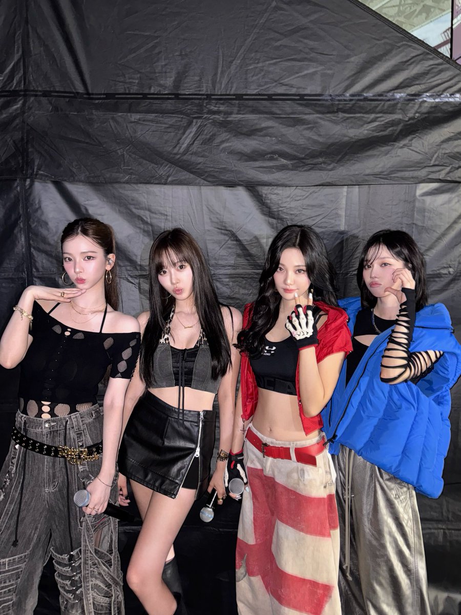 aespa_official's tweet photo. #aespa at #쇼음악중심inJAPAN   

#aespa #æspa #에스파
#쇼음악중심 https://t.co/UntdWYnyq1
