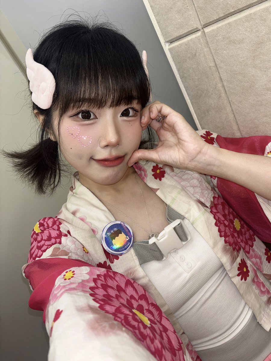 🩷🌏META FES VOL.13🌏🩷

메타페스 출연했습니다〰️✌🏻
자주 불러주셔서 감사해요 헤헷🥰

현오리복 마지막 날이었는데요‼️‼️
정들었던 오리복아 안뇽🥹🥹
내일은 신오리복 입는 날>_<
큰 변화가 있을지도〰️🤭🩵🩵

오늘두 무더위를 뚫고 만나러 와 줘서
정말정말 고마워요ㅠㅠㅠㅠ🩷
내일 만나댜