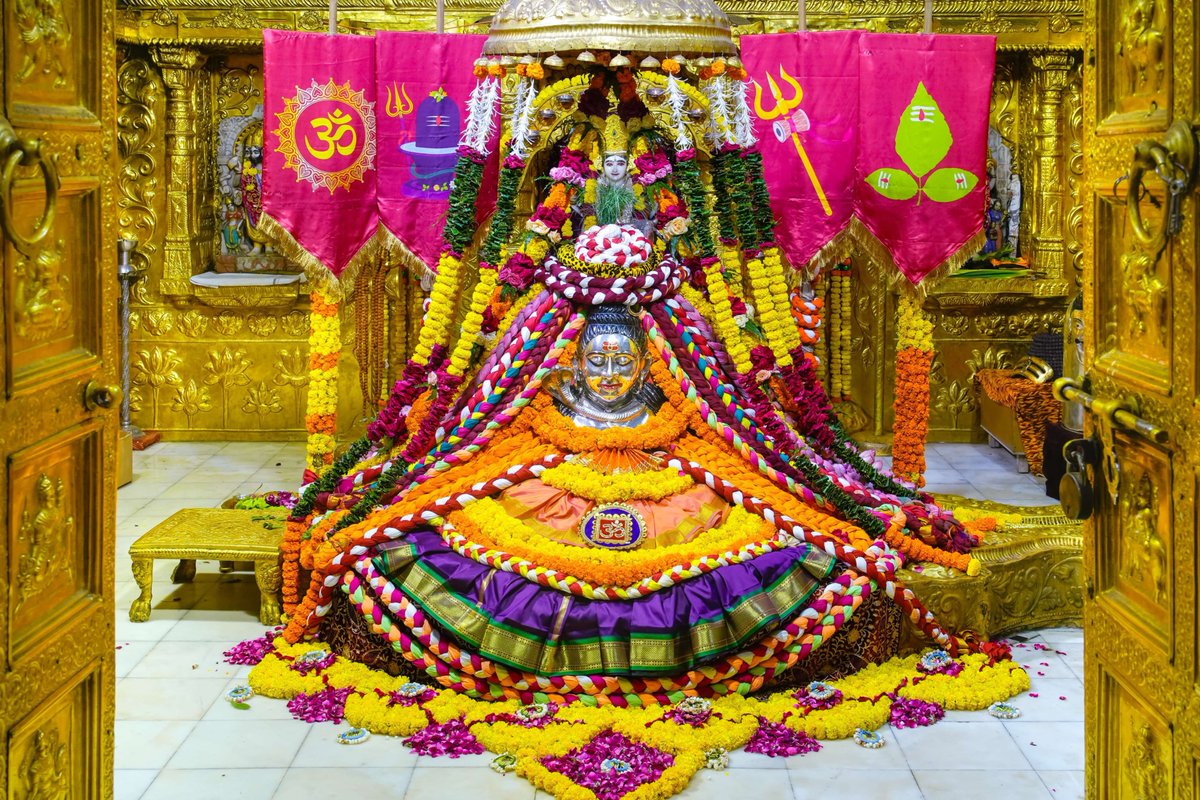 Bharat J Panchal (@bjpanchal64) on Twitter photo શ્રાવણ શુક્લ અષ્ટમી પર સોમનાથ મહાદેવને કરવામાં આવ્યો રંગબેરંગી વસ્ત્ર દર્શન શ્રૃંગાર
#Gujarat #Somnath #somnathlivedarshan #Religious #Jyotirlinga <a href="/Somnath_Temple/">Shree Somnath Temple</a> <a href="/12Jyotirling/">12 Jyotirlingas Of Mahadev</a> શ્રાવણ શુક્લ અષ્ટમી પર સોમનાથ મહાદેવને કરવામાં આવ્યો રંગબેરંગી વસ્ત્ર દર્શન શ્રૃંગાર
#Gujarat #Somnath #somnathlivedarshan #Religious #Jyotirlinga <a href="/Somnath_Temple/">Shree Somnath Temple</a> <a href="/12Jyotirling/">12 Jyotirlingas Of Mahadev</a>