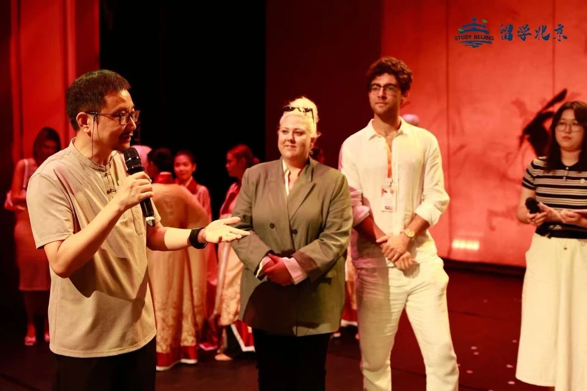 Understanding Chinese culture through dance! 40 international students from 18 countries performed a Beijing Central Axis theme dance at Beijing Dance Academy. #StudyinBeijing