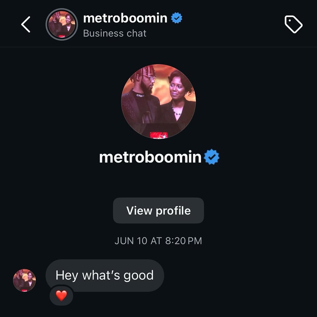 .<a href="/MetroBoomin/">Metro Boomin</a>’s new mixtape A Futuristic Summa is a love letter to the 2010s Atlanta hip-hop scene.

The artist behind the cover art is from Vilagarcía, a small coastal town in Spain.

Here’s how <a href="/queen__hornet/">Queen Hornet</a> went from unemployed to working with the superstar producer 🧵
