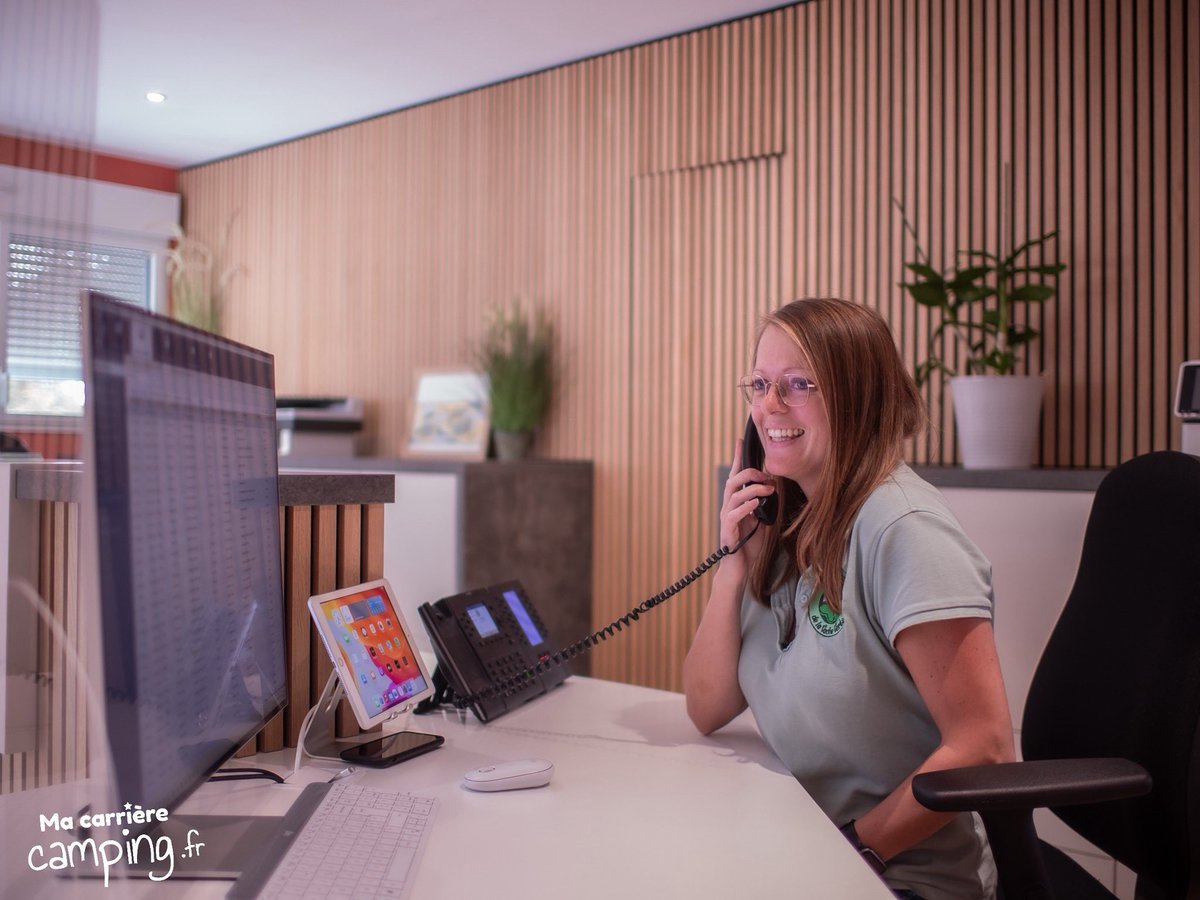 🌟 Être agent d’accueil en #camping 🏕️ c’est bien plus qu’accueillir des vacanciers… C’est être le premier sourire, le point de repère, la personne qui transforme une arrivée en vraie expérience ✨

➡️ Travail en équipe
➡️ Rigueur
➡️ Réactivité

RDV sur :
macarrierecamping.fr