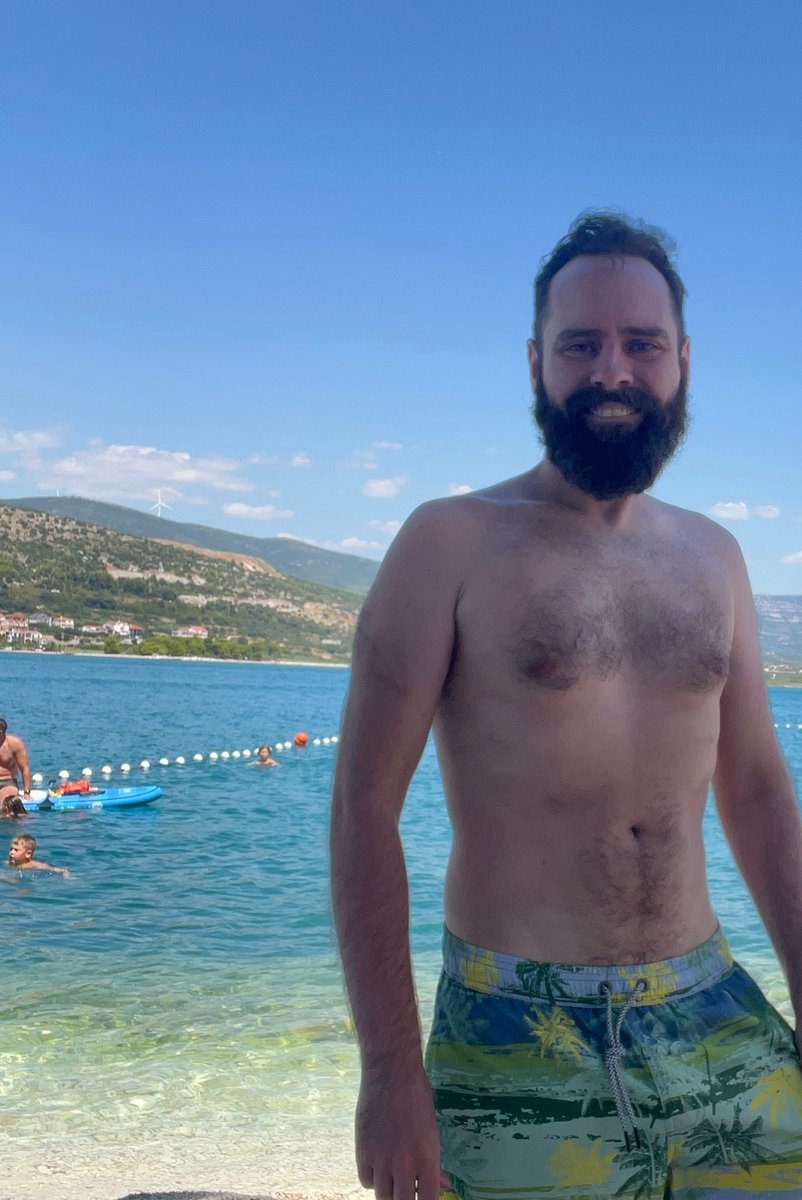 A holiday by the sea is good for your health.