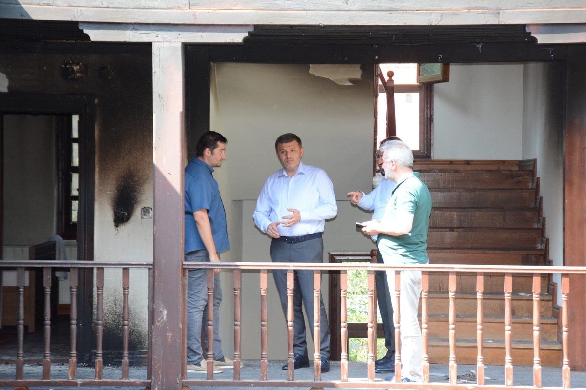 İl başkanımız ve İl Genel Meclis başkanımızla birlikte; Süleymaniye Uygulama Oteli'nde meydana gelen yangın sonrasında olay yerinde incelemelerde bulunduk. 

Yangından etkilenen tüm personelimize ve öğrenci kardeşlerimize geçmiş olsun dileklerimi iletiyorum.

#Süleymaniye