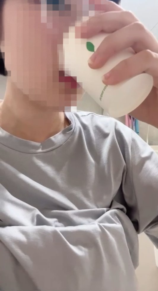 spread1800's tweet photo. 同学们，测验的结果怎么样，都通过了么，所有没有通过的同学，请参考下图同学的结局

#憋尿 #尿奴 #尿裤子 #憋尿控制 #憋尿调教 #憋尿play #寸止训练 #寸止任务 #寸止学院 #露出任务 #露出控 #喝尿母狗 https://t.co/HbtFAberru