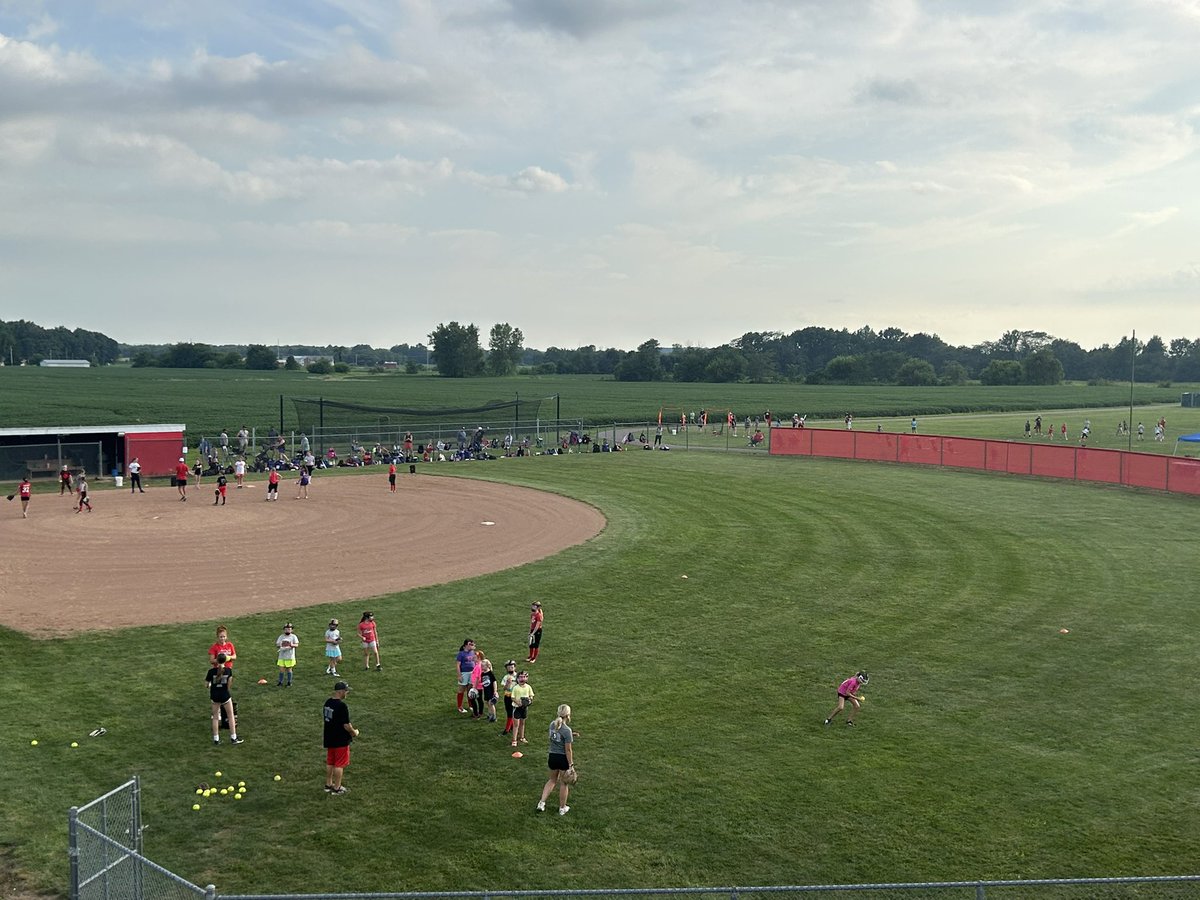 ❤️🤍Lady Braves Softball Camp 2025❤️🤍

What an awesome 3 days we’ve had hosting over 90 youth softball players! 

Our programs future is bright! 😎