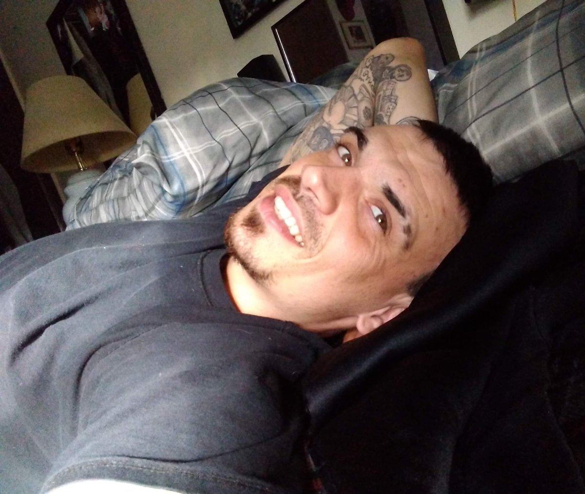 tjhungalpha's tweet photo. My girlfriend last night says she wants to go off birth control. So I need to start using condoms. Wtf? Should I dump her? Comment below https://t.co/gvXKqqIuBO
