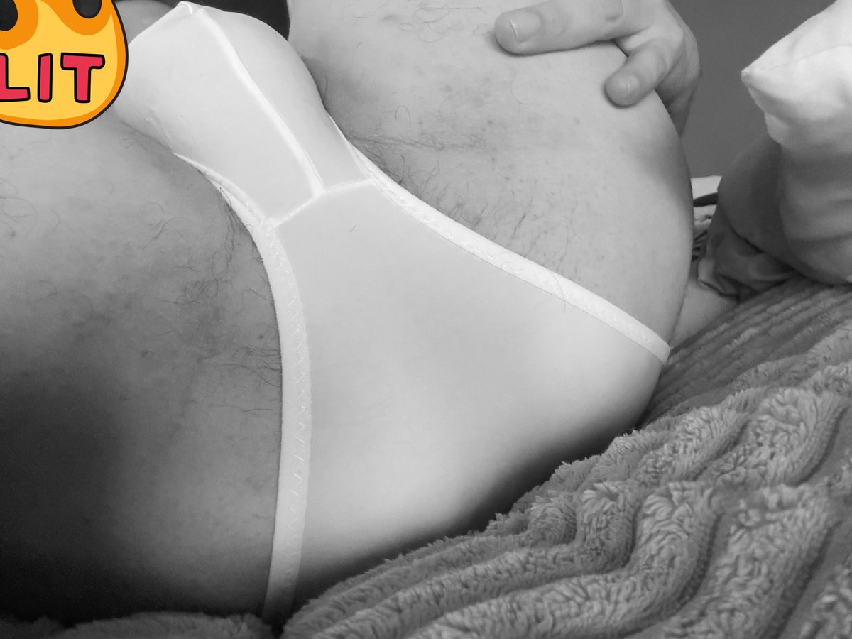 CharlieSV2020's tweet photo. 🔥Viernes para sentirse sexy!! A ver donde termina esta tanga!😜🍆 https://t.co/8nsRKkwaUM