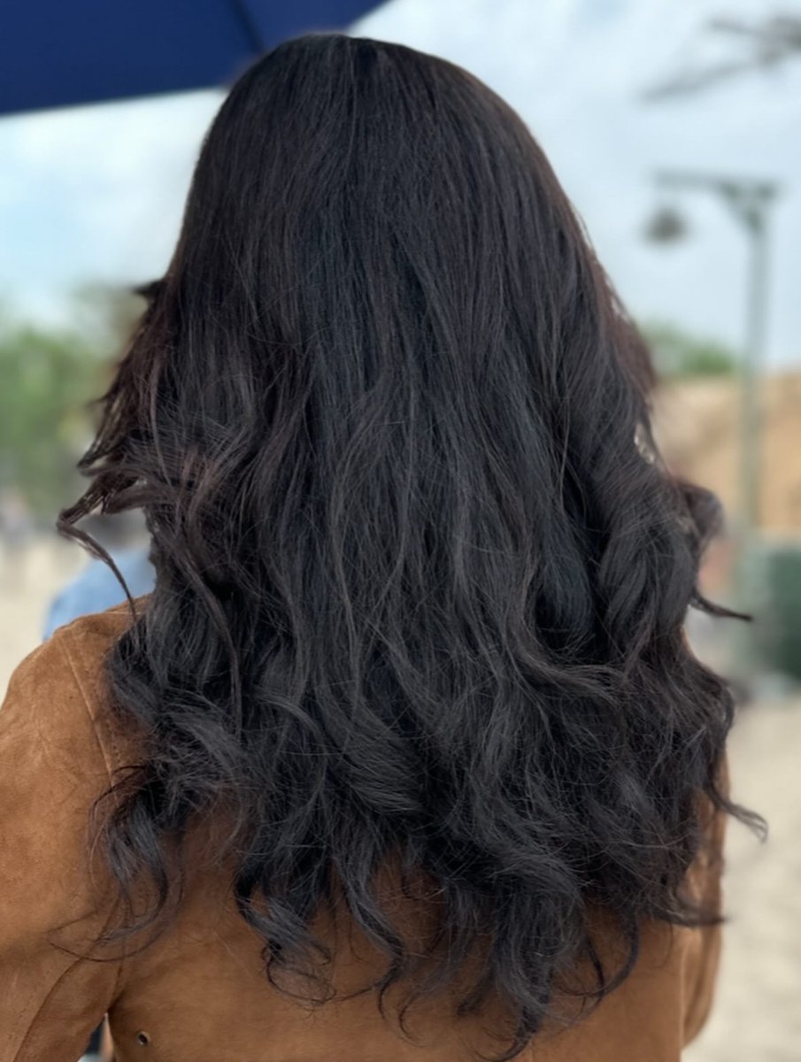 Rachel Brosnahan as Lois Lane on the #Superman set 
📷: hairbylindsaymcallister