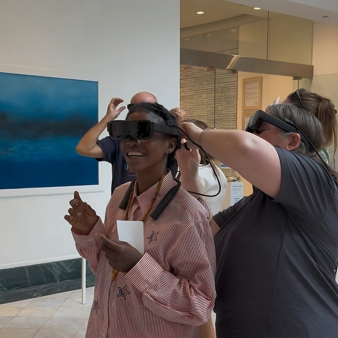 Last month, eSight and the #OrlandoMuseumOfArt knocked down boundaries by providing #eSightGo to visitors with vision loss—helping them experience art in a whole new way! Learn more here: clickorlando.com/news/local/202… 

#eSight #LowVision #MacularDegeneration #VisionLossAwareness