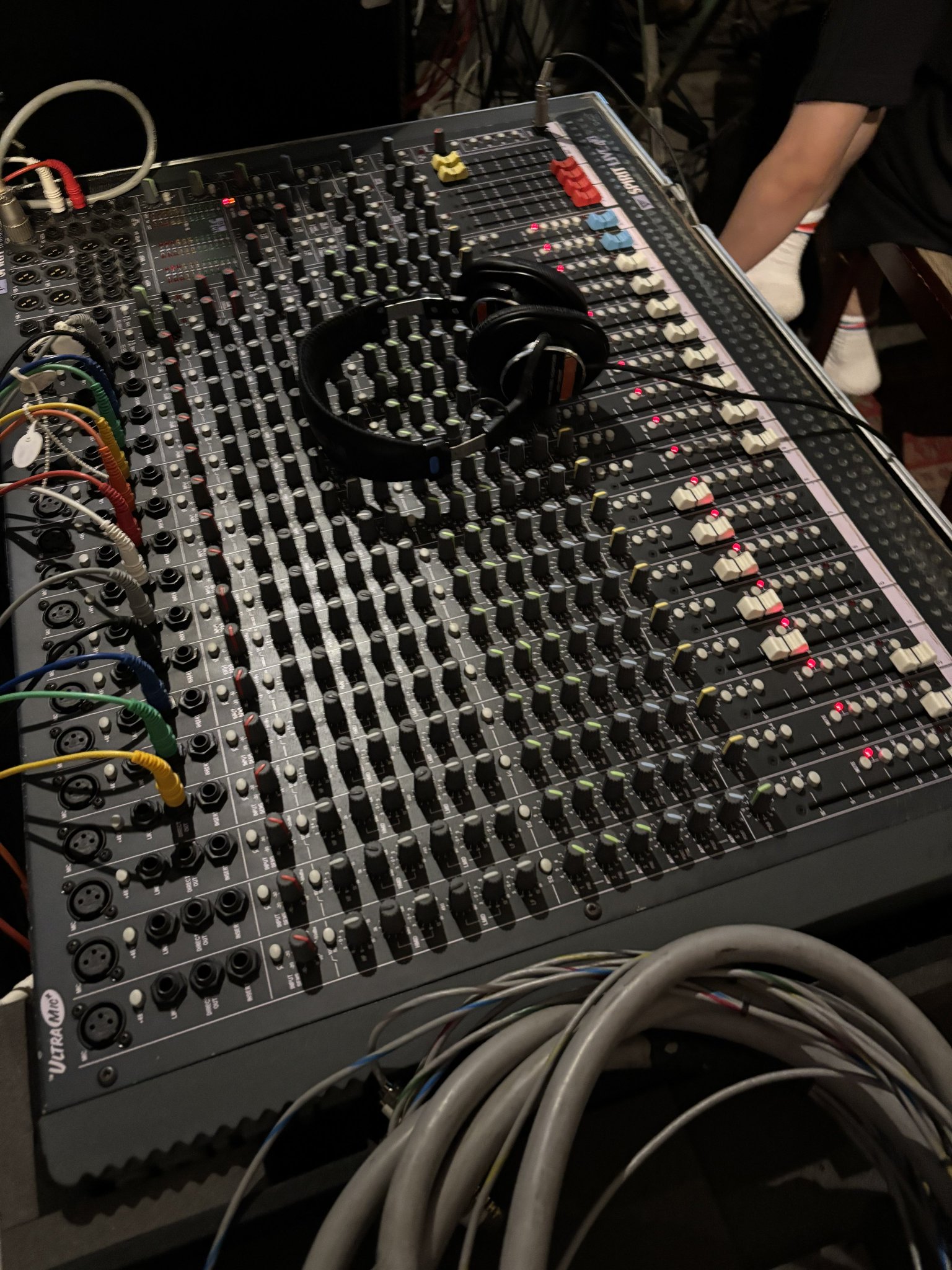 Soundcraft SPIRIT LIVE4 2 アナログミキサー live4no01.jpg