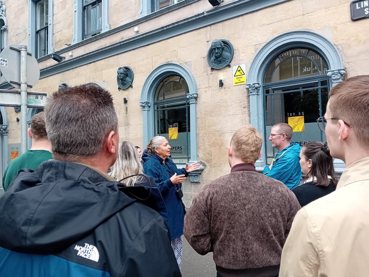 Pleased to organise the reboot event for <a href="/Just_Adviser/">Just Adviser</a> <a href="/hub_fs/">HUB_FS</a> Belfast Men's Mental Health &amp; Wellbeing Network.

Laura took us on a great tour of streets around our building, looking at Belfast's linen industry history &amp; points of interest most miss as we hurry past each day.