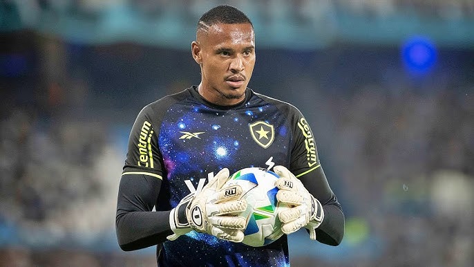 Botofoga has rejected West Ham's offer of €8m for goalkeeper John Victor.

[<a href="/bandsports/">BandSports</a>] #WHUFC #COYI