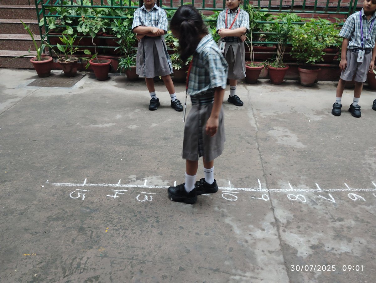 VijNeeti's tweet image. Learning sparks joy! 🌟 Class 1 shines with Smart Board reading &amp;amp; picture comprehension 📚, and outdoor math fun with number lines 🔢🌳 #LearningFun #SmartLearning @ashokkp @y_sanjay @ShandilyaPooja @sdg4all