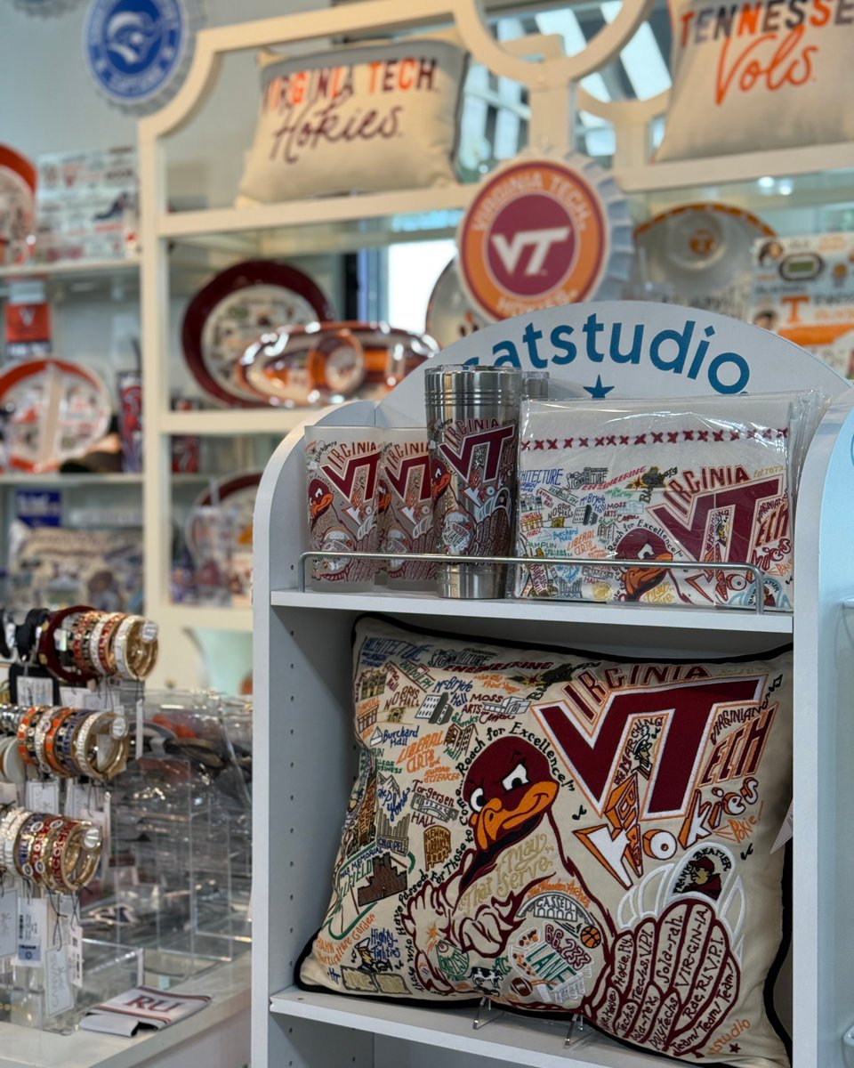 TrueVillage's tweet photo. ✨ It's already August! You know what that means... 🎒📓✏️Back to school, but make it adorable! From stylish backpacks to the cutest school supplies, Mon Amie Amy has everything your little (or big) student needs to start the year in style!💕

📍42780 Creek View Plaza Suite 115 https://t.co/XEfGT78eHp