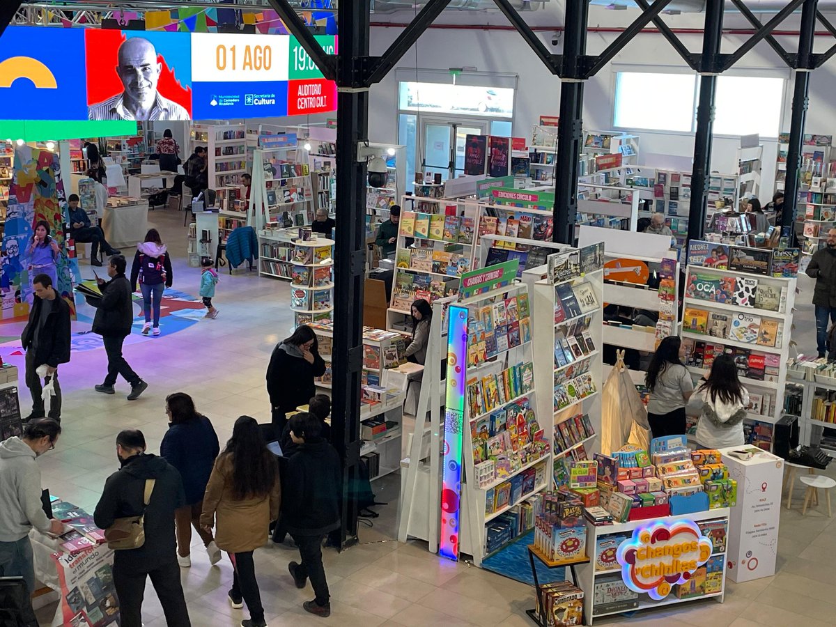 #Estacion630 / <a href="/Lu4Nacional/">LU4 Nacional Patagonia</a>
El móvil de <a href="/LydiaCocha1/">Lydia Cocha⭐️⭐️⭐️🇦🇷</a> junto a <a href="/LiliPeraltaCR/">Liliana Peralta</a> por apertura de la Feria del Libro 

"Trabajamos con los lectores de siempre pero siempre apostamos a esto a acercar a los chicos a la lectura  al cariño por el papel y la tinta"