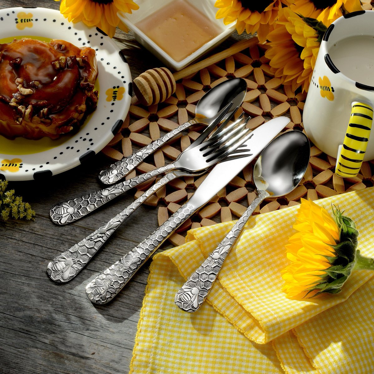 LibertyTabletop's tweet photo. Why blend in when your flatware can stand out? โจ
Save 15% on bold, creative Affinity flatware now - 8/31!
Add personality to your table + impress your guests ๐ด๐
Use code ๐ EXPRESSYOURSELF
Shop Now โก๏ธ https://t.co/o70gSLOTCV
#MadeInUSA #HomeStyle #LibertyTabletop https://t.co/491J4WMPdr