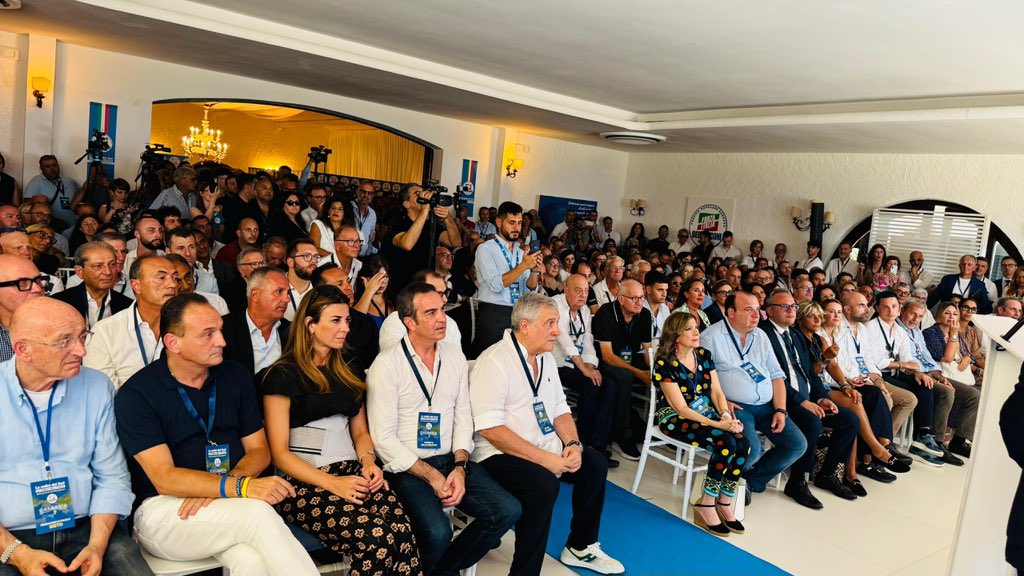 Maria Elisabetta Alberti Casellati (@min_casellati) on Twitter photo Oggi a Reggio Calabria con il segretario <a href="/Antonio_Tajani/">Antonio Tajani</a>, <a href="/robertoocchiuto/">Roberto Occhiuto</a> , Francesco Cannizro, colleghi di Governo, presidenti di Regione, parlamentari e dirigenti da tutta Italia per gli Stati generali del Mezzogiorno.
Un momento importante che conferma la presenza Oggi a Reggio Calabria con il segretario <a href="/Antonio_Tajani/">Antonio Tajani</a>, <a href="/robertoocchiuto/">Roberto Occhiuto</a> , Francesco Cannizro, colleghi di Governo, presidenti di Regione, parlamentari e dirigenti da tutta Italia per gli Stati generali del Mezzogiorno.
Un momento importante che conferma la presenza