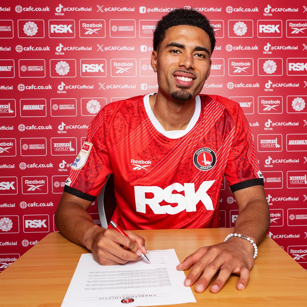 CAFCofficial's tweet photo. We're delighted to announce the signing of midfielder Harvey Knibbs from Reading for an undisclosed fee ✍️

#cafc