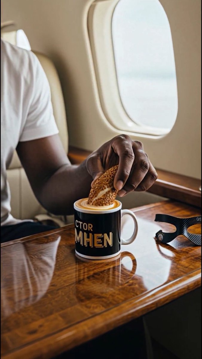 emirsecener's tweet photo. @GSStore Napoli’ye bandık ☕️😅 https://t.co/PrAA7knkKA