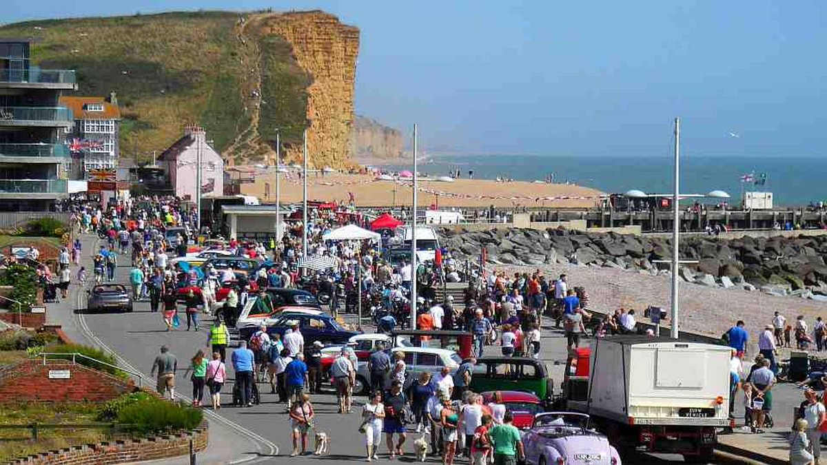 West Bay Weekend starts tomorrow (Saturday) from midday. Don't forget the fireworks on Sunday evening at 10pm. #WestBay