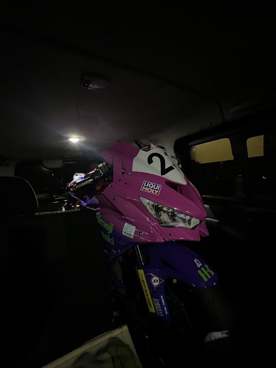 beckhamhisashi's tweet photo. 明日はいつもお世話になってるPLAZA徳島にメンテナンスしにバイク持って行きます。
2週間後の地方戦に向けての準備。
#teamcocoro
#HDESIN
#zx25r
#sniper
#shingar https://t.co/735qXDdIqW
