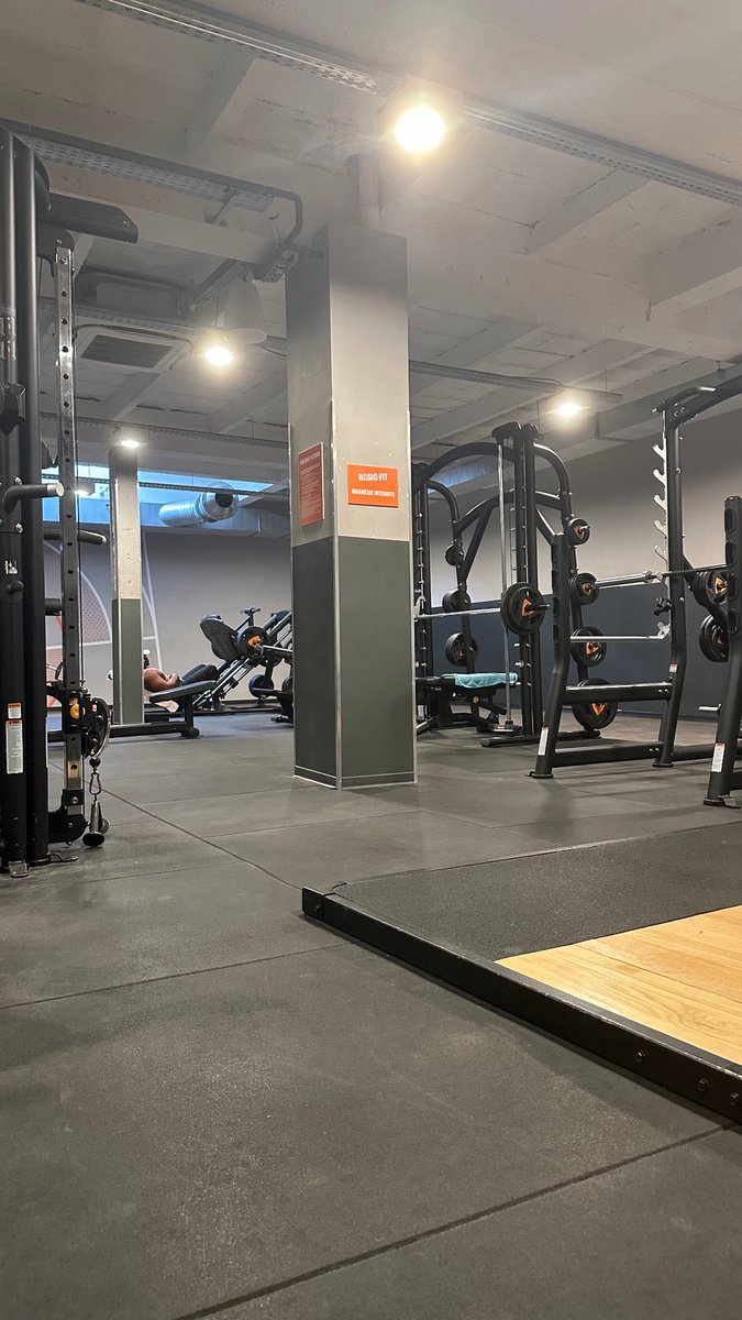 BYLKA_Kk's tweet image. Comment des gens ont la motivation pour aller à la salle 4/5 fois par semaine comment vous faites