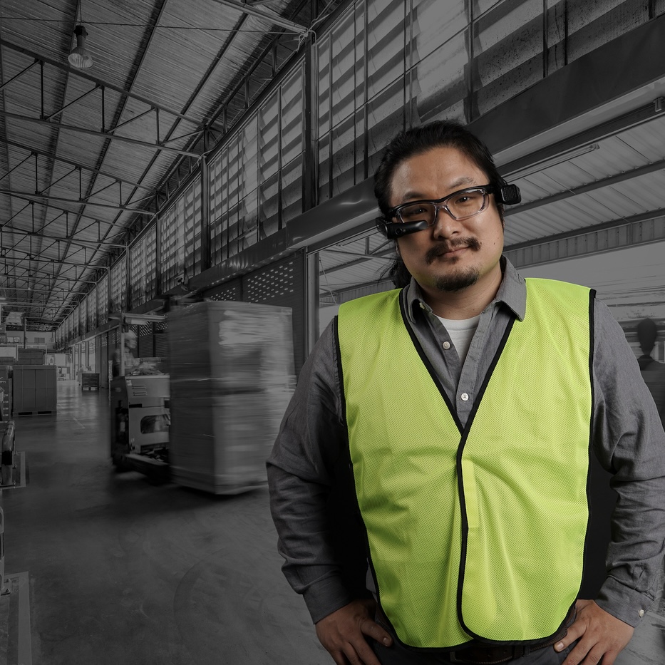 Vuzix M400 smart glasses help field service workers improve productivity by letting them access critical content with AR displays; document steps and resolve issues; and livestream remote support — all hands-free.

Discover M400: bit.ly/3PxNjtO #AR #Tech