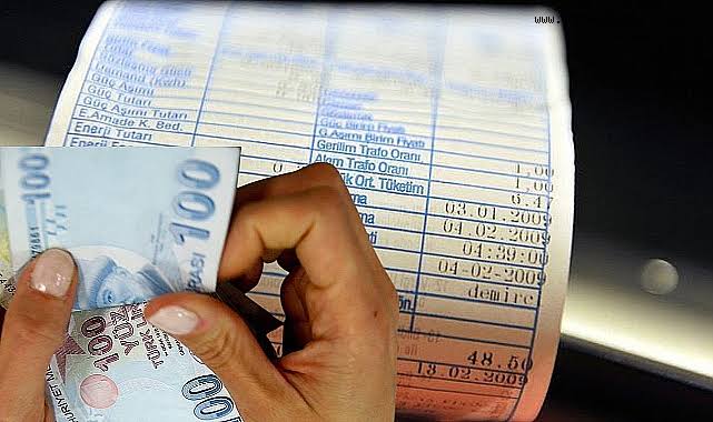 2026'da elektrik faturası 750 TL'yi aşan kullanıcılar, otomatik olarak faturanın iki katını ödeyecek. (Sözcü)

En son ne kadar elektrik faturası ödediniz?