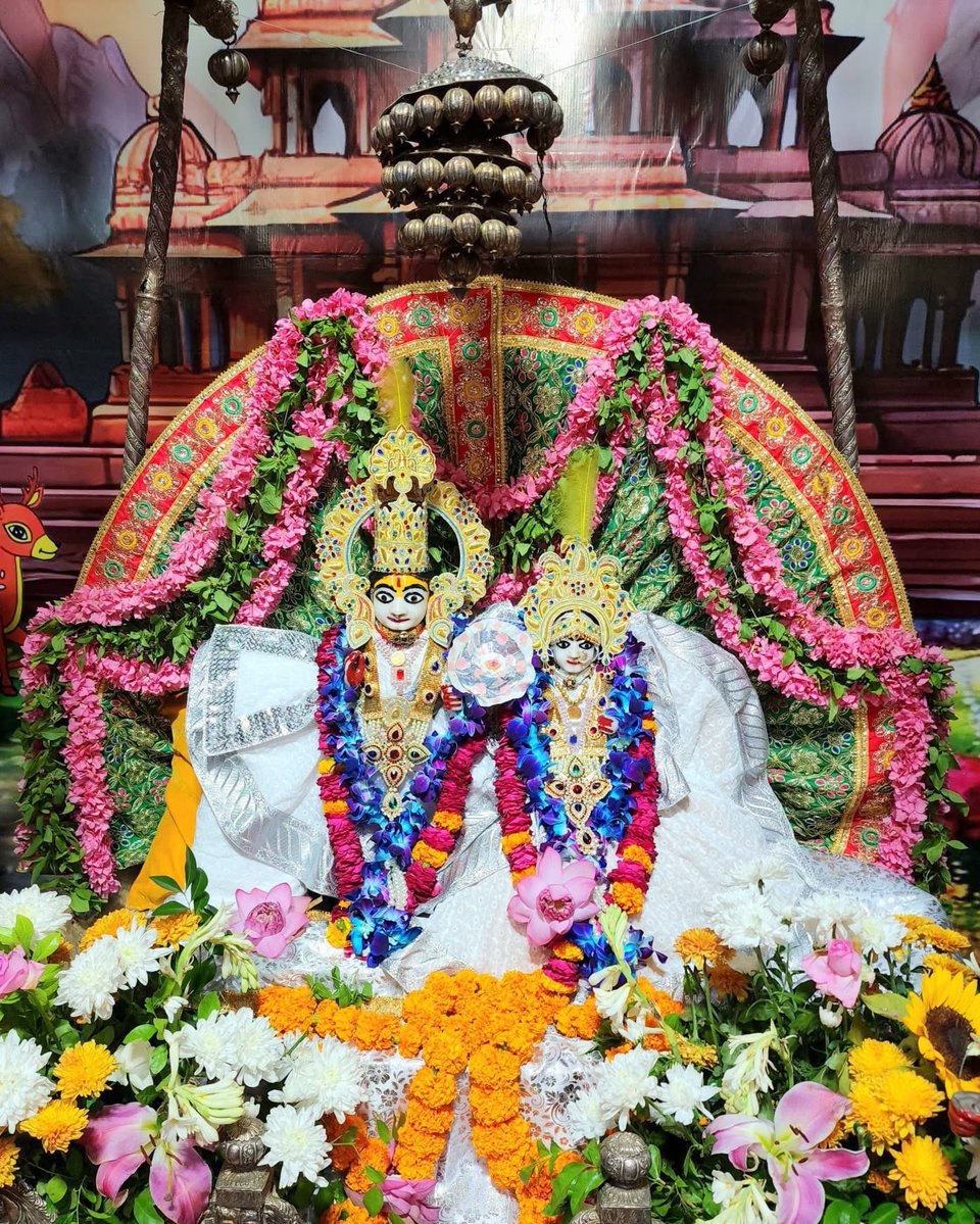 श्री कनक भवन अयोध्या धाम में आज दिनांक 01-08-2025 को आयोजित झूलन के अद्भुत और अलौकिक दर्शन...