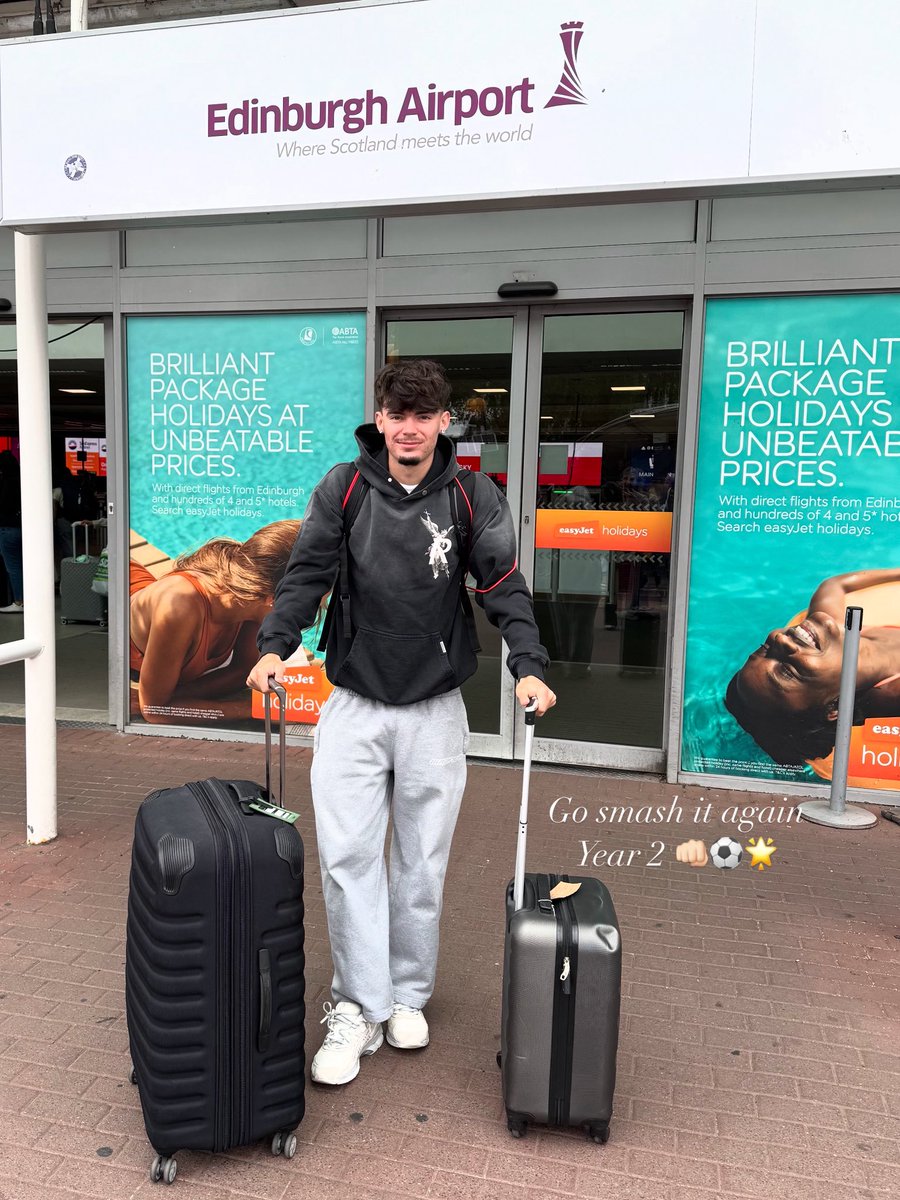 It’s that time again <a href="/lucawelshAW24/">Luca Welsh #24 🏴󠁧󠁢󠁳󠁣󠁴󠁿</a> 
Time flies when you’re having fun &amp; these 10 weeks have flown!
Loved having you back &amp; spending a bit of time with you ❤️ 
can’t wait to see you go smash it again for your 2nd year ⚽️👊🏻🔥🌟

#soccer #captain #no10 
<a href="/FutureProUSA/">Future Pro USA ⚽️🇺🇸</a> 
<a href="/GCCSports/">Genesee Athletics</a>