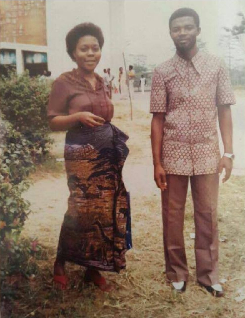 À tous les parents, présents ou partis, proches ou lointains, jeunes ou âgés : votre amour est une lumière éternelle.
Vous êtes les héros du quotidien.
Vous êtes la présence tranquille qui façonne les générations.

Merci pour vos sacrifices, votre force et votre tendresse.
Vous