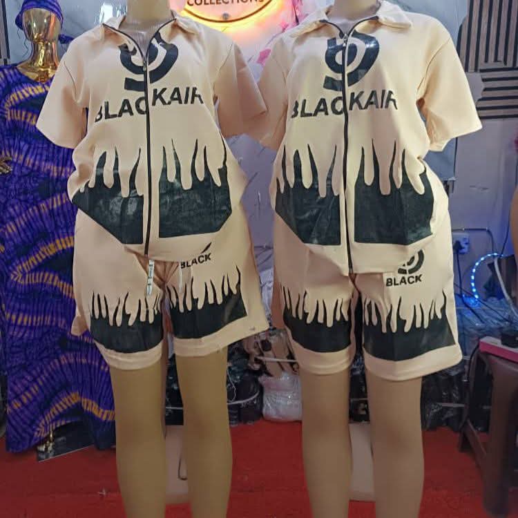 OkorieJoy14652's tweet photo. @ruffydfire We produce all kinds of Nigeria made wears for children, for men and women ,are you searching for a supplier? I got you covered, delivery is worldwide, location Aba 08038917675. https://t.co/NdhJ6iI2Im