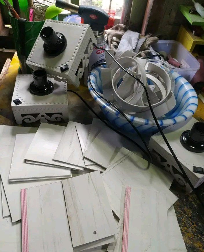 HezronMtei's tweet image. Taa zetu zinatengenezwa kwa oda (custom made)
⏳ Muda wa maandalizi: siku 3 hadi 5
📍Tunatuma popote Tanzania
📞 Piga/WhatsApp: 0653 348 672

🛒 Toa oda yako mapema. Taa zako zinangoja kutengenezwa!

#TaaZaMapambo #LightDecor #LightAuraCreations #TaaZaNdani #MapamboYaNyumbani